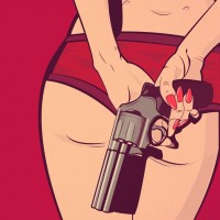 Девушка в красных трусах держит за спиной револьвер.