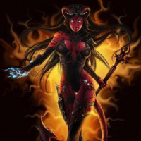 Демоница с красной кожей с татуировками и большой грудью стоит на фоне огня.