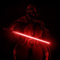 Дарт Вейдер играет на виолончели при помощи светового меча