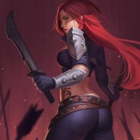 Katarina из League of Legends в обтягивающих штанах и поясе, покрытом шипами