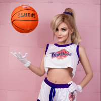 Картинка Лола Банни. Стиль Lola Bunny в современном, модном контексте