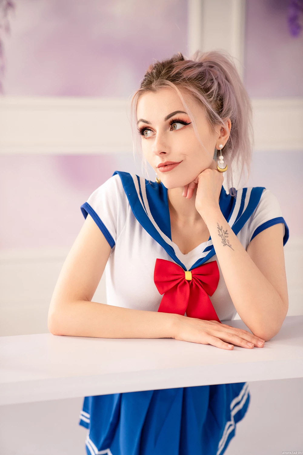 Модель товаров, демонстрирующая товары Sailor Moon