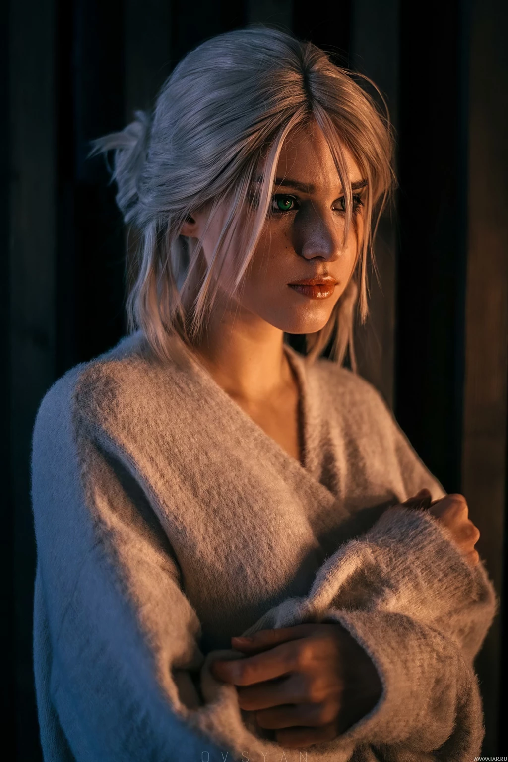 Ciri cosplay захватывает сущность мира ведьм