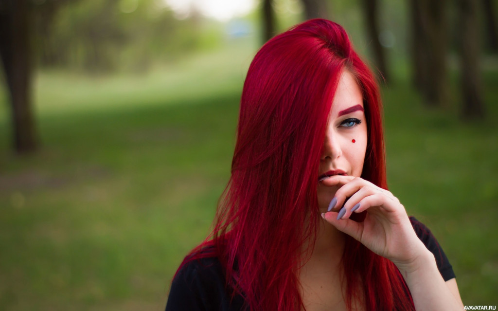Кто может быть девочкой с красными волосами